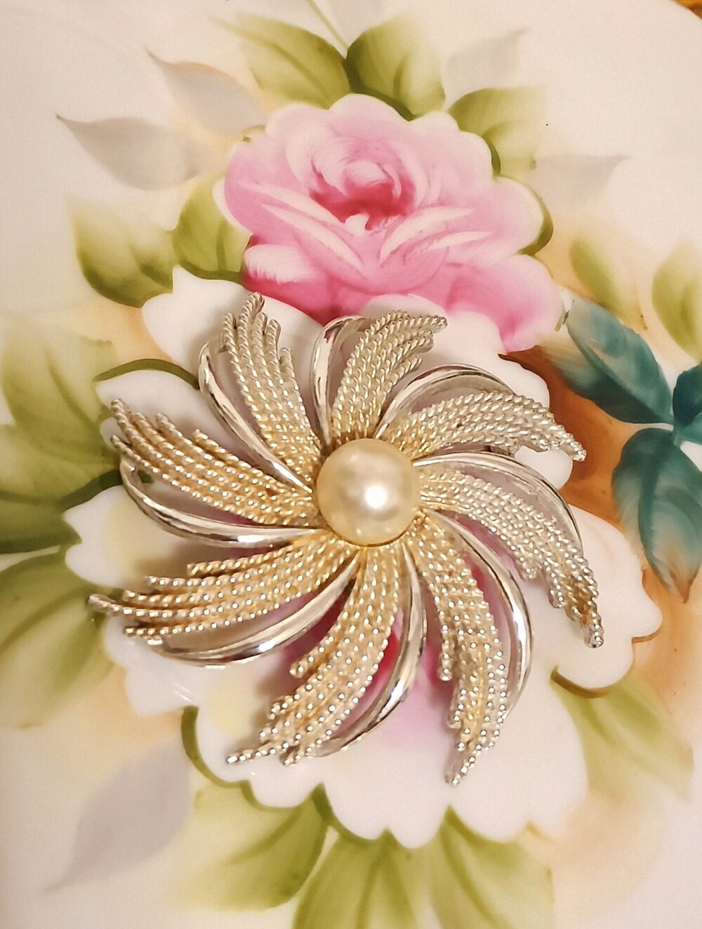 Large Vintage Silver Pearl Flower Brooch (2 1/4" x 2 1/2")
